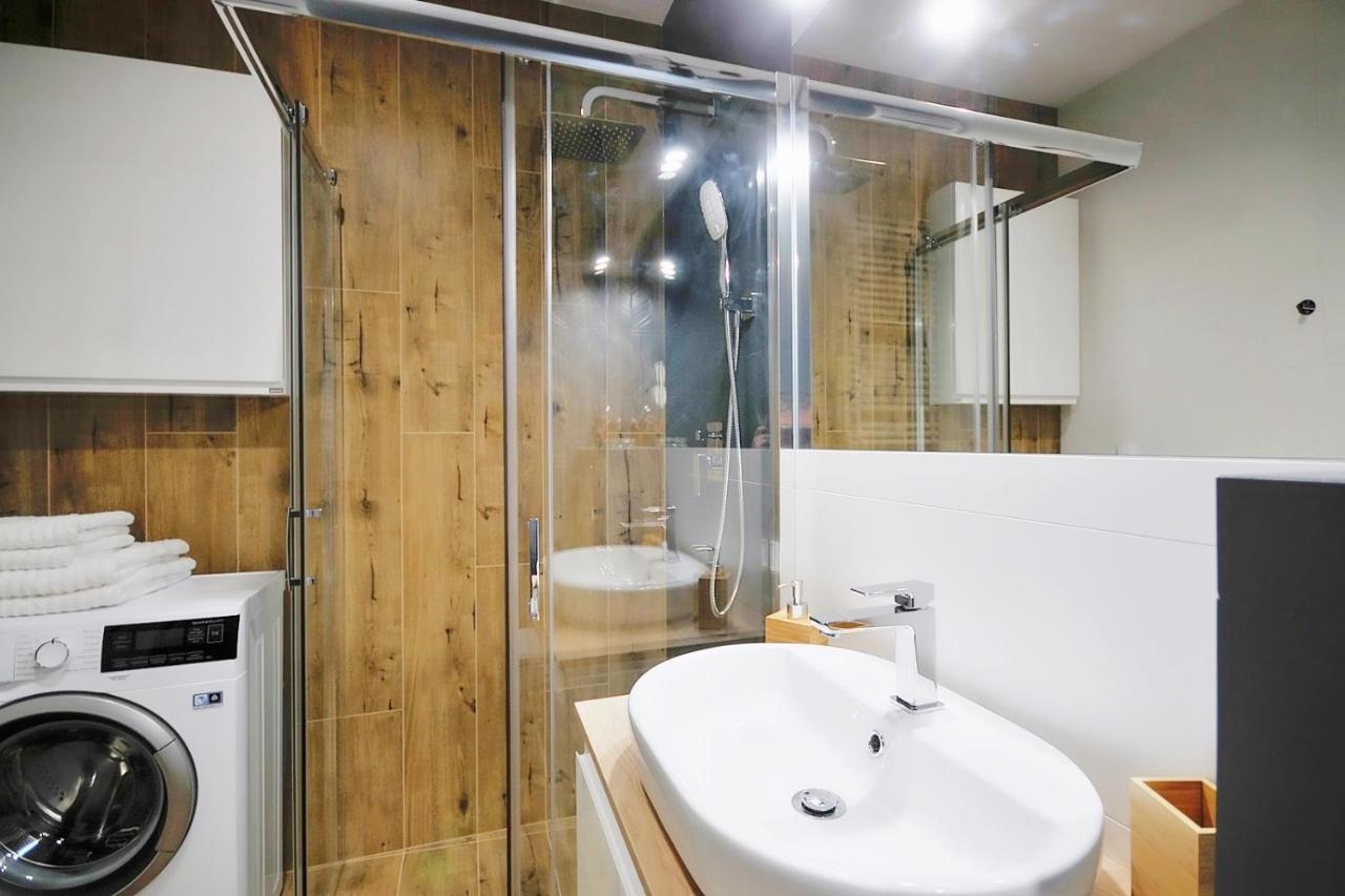 Apartament Andar Z Miejscem Parkingowym Kolobřeh Exteriér fotografie