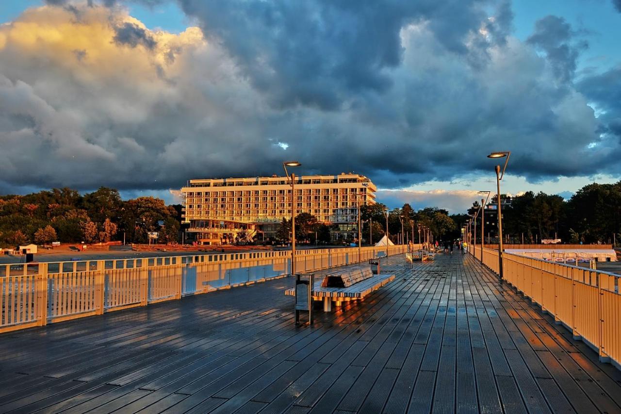 Apartament Andar Z Miejscem Parkingowym Kolobřeh Exteriér fotografie